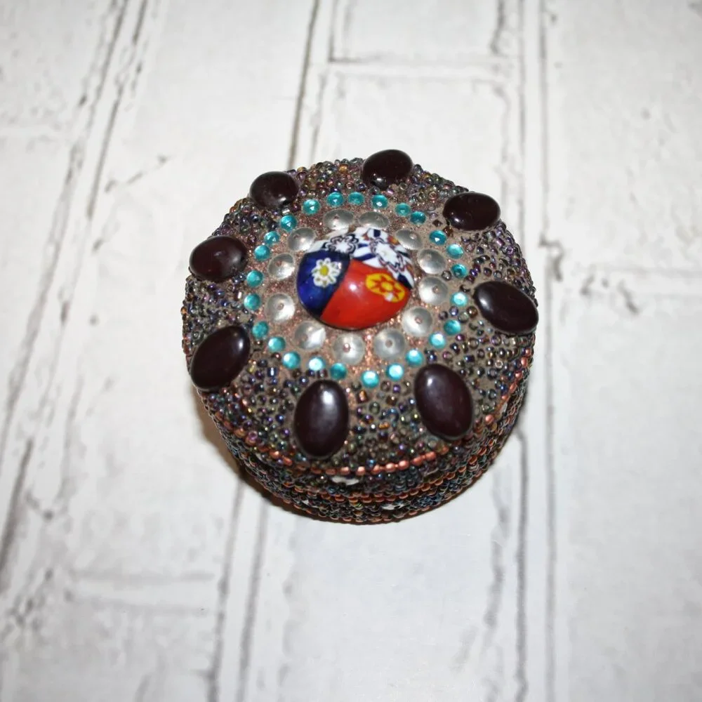 💜 Vintage Purple Beaded Trinket Box · 3